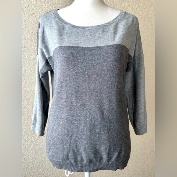 Banana Republic Gray Crew Neck Sweater Versatile Knit - Picture 1 of 6